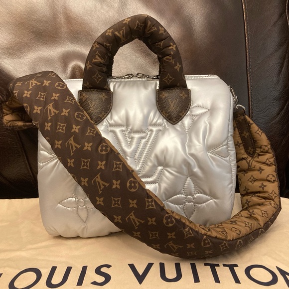 *Sold Privately* LOUIS VUITTON Speedy 25 Metallic Silver Pillow Crossbody Bag - Picture 3 of 6